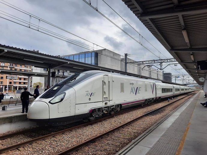 Archivo - Tren Avril de la serie S-106