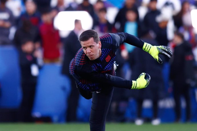 Wojciech Szczesny of FC Barcelona warms up during the Spanish League, LaLiga EA Sports, football match played between CD Leganes and FC Barcelona at Butarque stadium on April 12, 2025, in Leganes, Madrid, Spain.