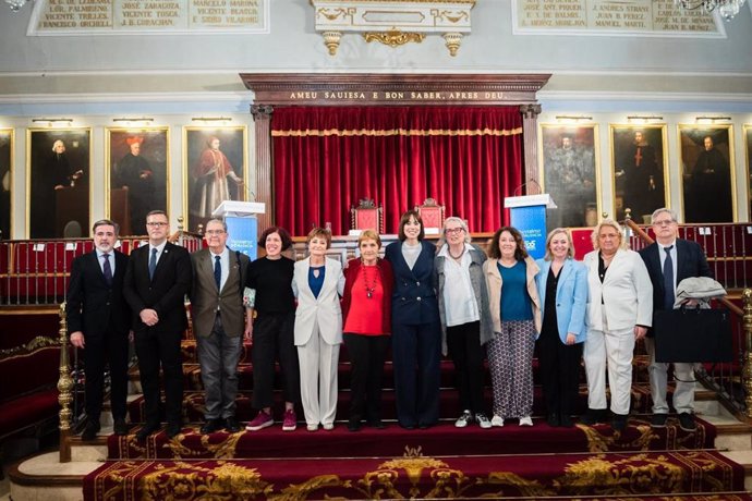 La ministra de Ciencia, Innovación y Universidades, Diana Morant, participa en el acto de reparación a las víctimas de la guerra civil en el Paraninfo de la Universitat de València