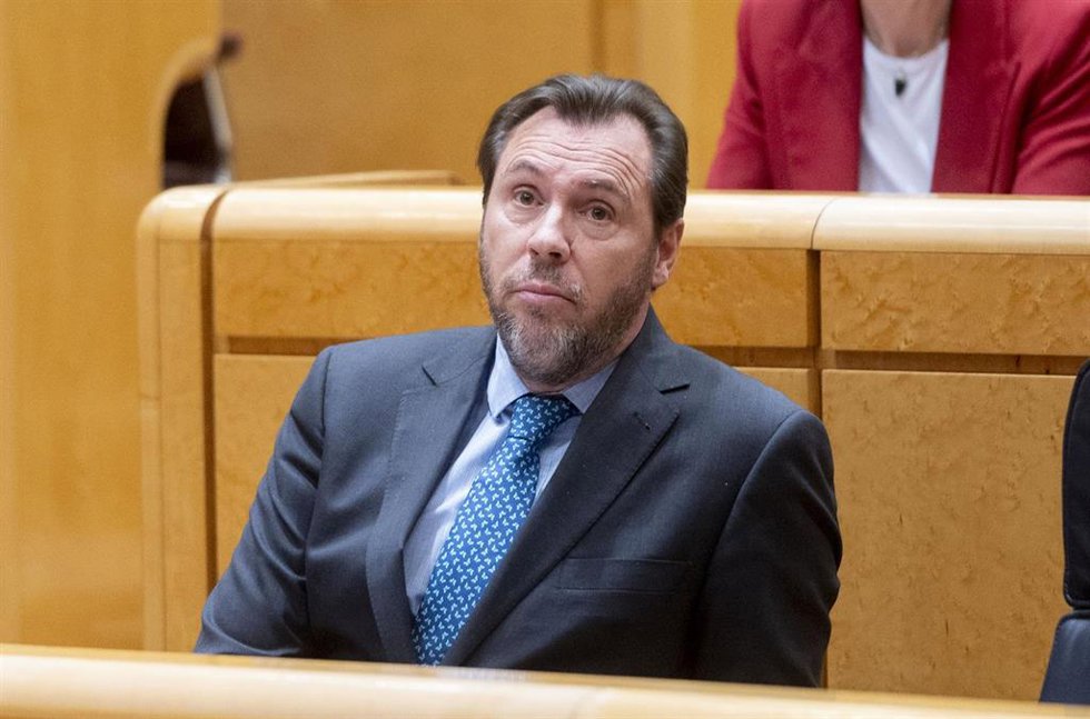 El ministro de Transportes y Movilidad Sostenible, Óscar Puente, durante una sesión de control en el Senado, a 8 de abril de 2025
