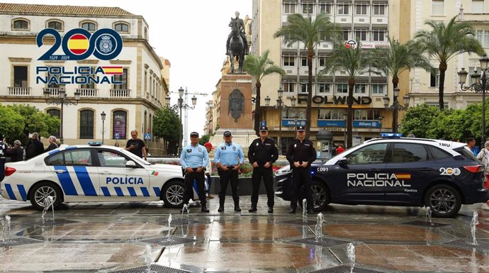 La Policía Nacional en Córdoba refuerza el dispositivo especial de seguridad durante la Semana Santa con la incorporación de dos agentes de la Policía de Segurança Pública de Portugal.