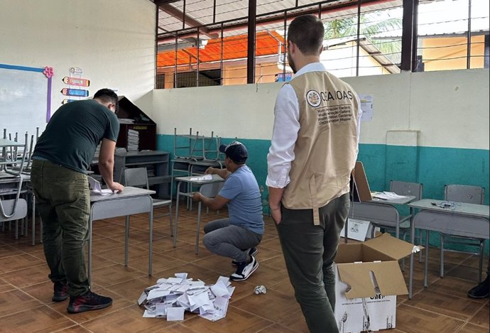 Observadores electorales en Ecuador