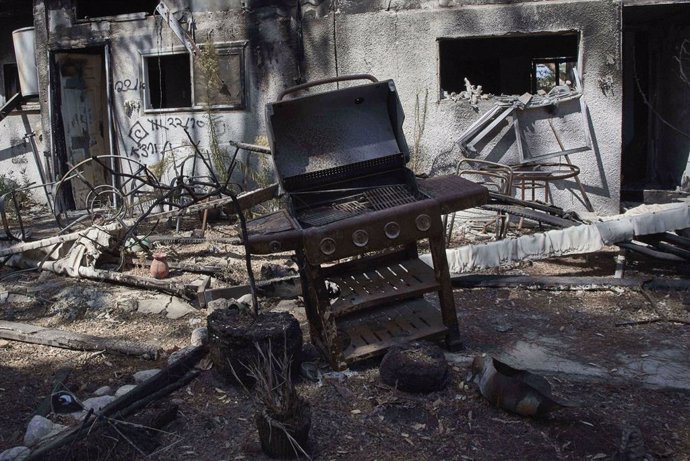 Archivo - Arquivo - 9 de outubro de 2024, Nir Oz, Roma, Israel: Uma casa no Kibutz de Nir Oz danificada durante o ataque terrorista do Hamas em 7 de outubro de 2023.