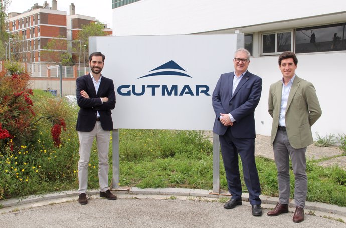 De izquierda a derecha: Miguel Camino, socio director de Lauria Partnerts, Joan Martorell, presidente ejecutivo de Gutmar, y Álvaro Horstmann, socio director de Lauria Partners