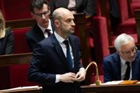 Francia responderá con "medidas similares" a la expulsiones decretadas por Argelia