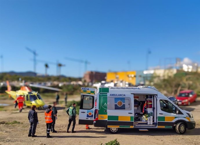 Los centros coordinadores del 061 en Andalucía atienden 24.364 llamadas durante la operación salida de Semana Santa.