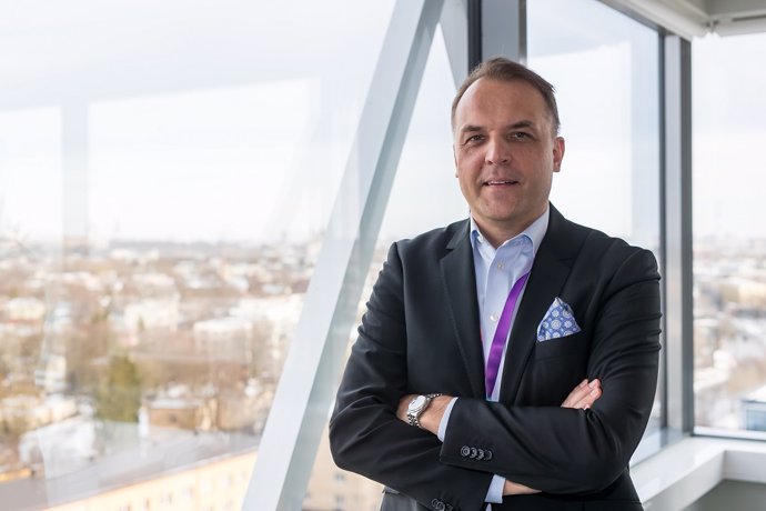 Archivo - El CEO de Cellnex Nordics, Robert Pajos