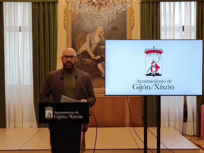 El portavoz de la Junta de Gobierno del Ayuntamiento de Gijón, Jesús Martínez Salvador, en rueda de prensa en el Consistorio gijonés.