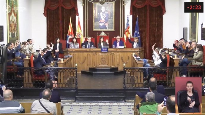 El pleno de Elche (Alicante) aprueba por unanimidad pedir "unidad" a las administraciones para "regenerar" San Antón