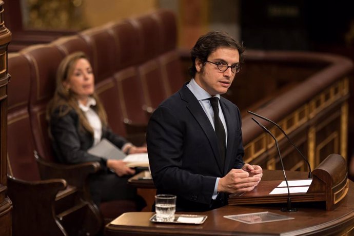 Archivo - El diputado de Vox José María Figaredo interviene durante una sesión plenaria, en el Congreso de los Diputados, a 26 de noviembre de 2024, en Madrid (España). 