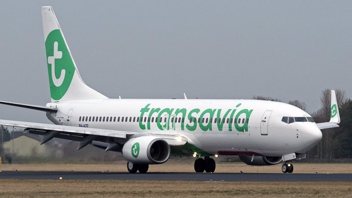 Archivo - Un avión de la aerolínea Transavia.