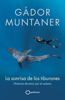 Gádor Muntaner sumerge al lector en 'La sonrisa de los tiburones', una oda a los océanos y sus criaturas