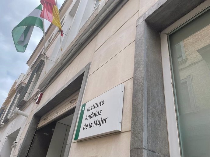 Fachada del Instituto Andaluz de la Mujer (IAM) en Almería.