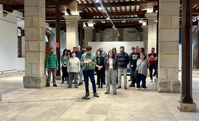 Partidos y sindicatos navarros firman un manifiesto "a favor de la paz" y contra el rearme.