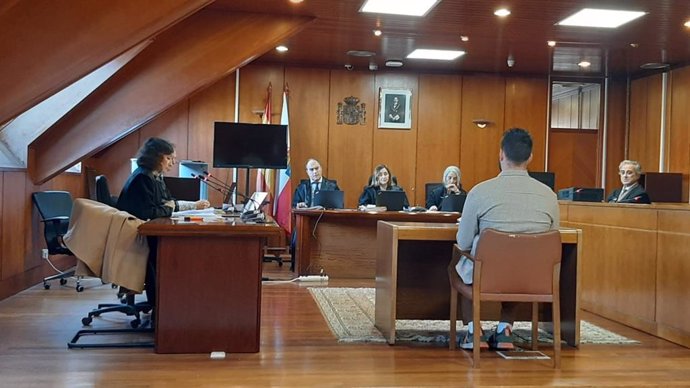 Juicio al acusado de abusar de una mujer a la que conoció en Tinder
