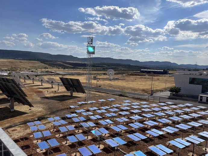 La empresa tecnológica andaluza Ghenova desarrolla "innovadores" paneles híbridos fotovoltaicos y termosolares
