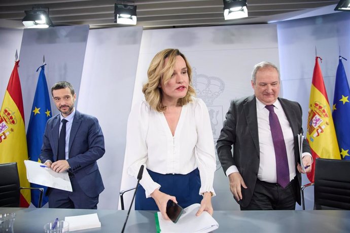 El ministro de Industria y Turismo, Jordi Hereu, durante una rueda de prensa posterior a la reunión del Consejo de Ministros, en el Palacio de La Moncloa, a 15 de abril de 2025, en Madrid (España).
