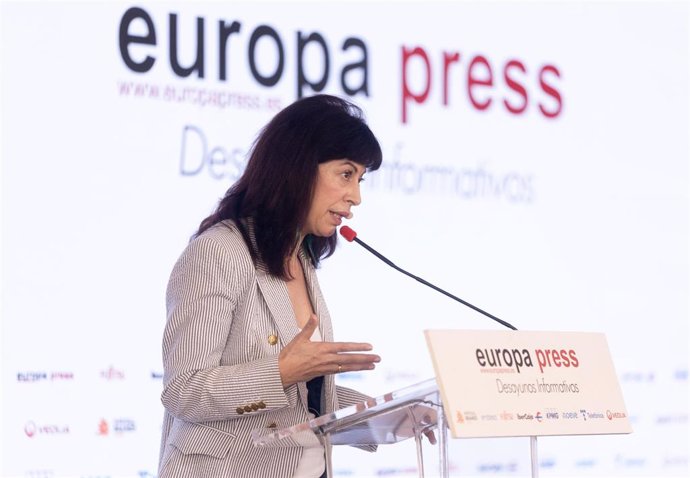 Archivo - La ministra de Igualdad, Ana Redondo, interviene durante un desayuno informativo de Europa Press, en el Hotel Rosewood Villa Magna, a 5 de marzo de 2025, en Madrid (España). Imagen de archivo.