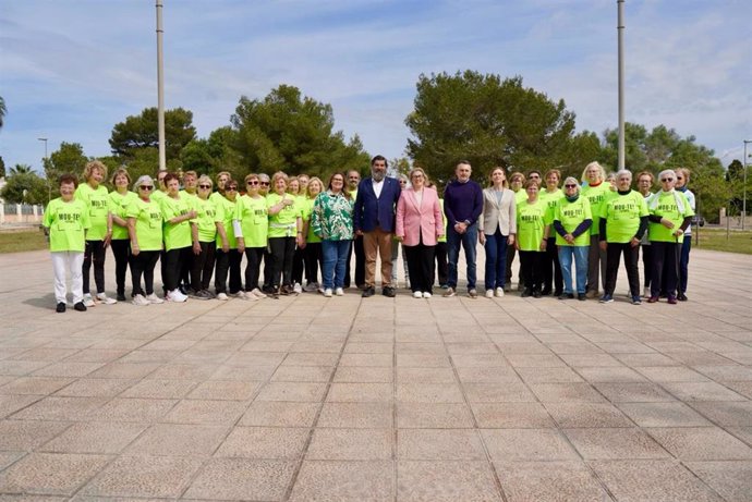 El vicepresidente segundo y conseller de Medio Ambiente, Medio Natural y Deportes, Pedro Bestard, inaugura el área biosaludable de Llucmajor.