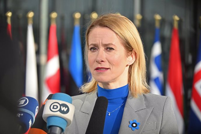 11 de abril de 2025, Bélgica, Bruxelas: Kaja Kallas, Alta Representante da UE para Assuntos Externos, fala com representantes da mídia antes de uma reunião dos ministros da defesa dos Estados membros da chamada Coalizão dos Dispostos no Árvore do Atlântic