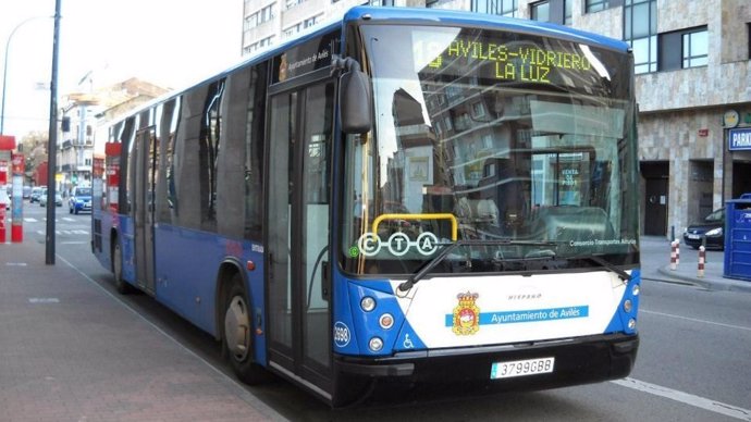 Archivo - Autobús n'Avilés.