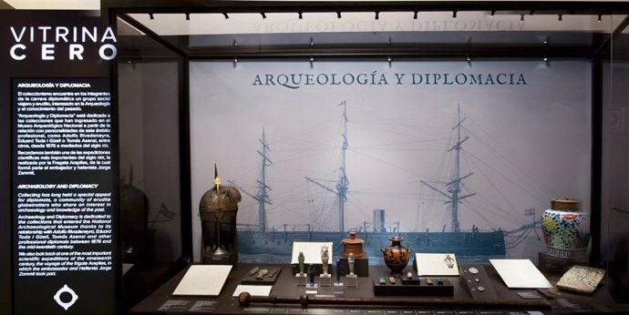 El nuevo espacio expositivo se renueva trimestralmente y se ha inaugurado este martes con la muestra 'Arqueología y Diplomacia'.