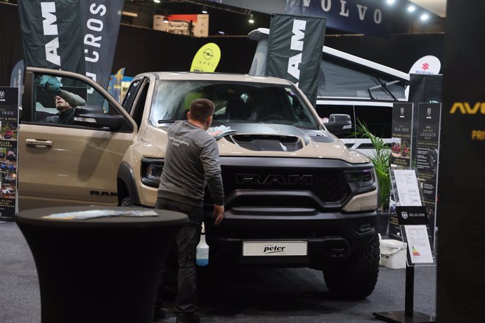 Archivo - Stellantis, VW, BMW, Mercedes-Benz y Ferrari, los grupo más vulnerables ante los aranceles de Donald Trump, según Scope Ratings. 