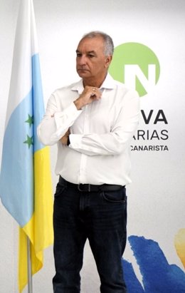 Luis Campos, de Nueva Canarias, antes de ofrecer una rueda de prensa en Las Palmas de Gran Canaria