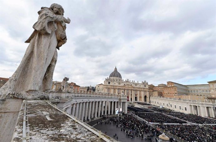 Archivo - Plaza de San Pedro del Vaticano.