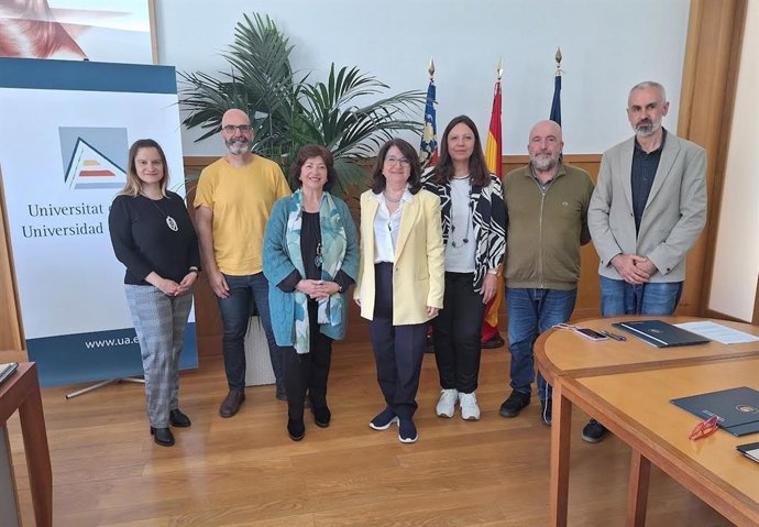 La UA y la AVL sellan su colaboración en el 'Atles lingüístic valencià', que generará más de mil mapas digitales