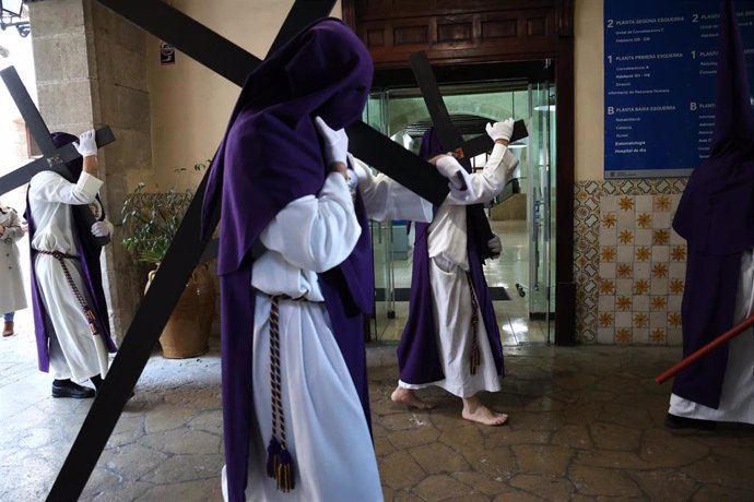 Archivo - Procesión del Cristo de la Sangre, a 6 de abril de 2023, en Palma, Mallorca, Islas Baleares (España). La imagen del Cristo de la Sangre es la más querida por los mallorquines. 