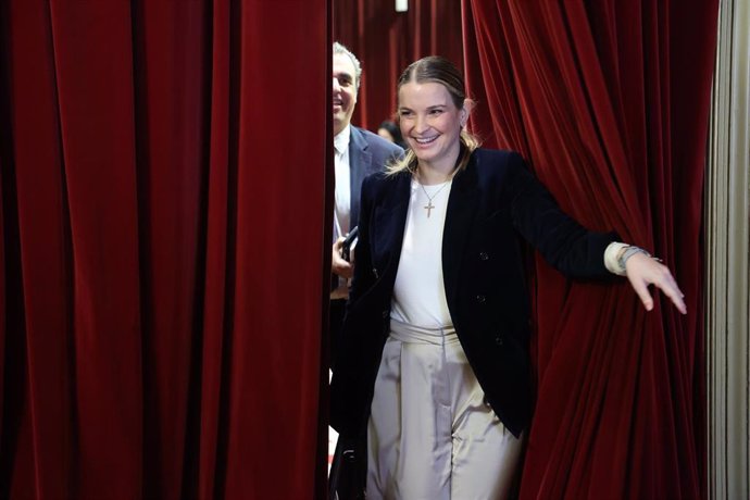 Archivo - La presidenta del Govern, Marga Prohens, durante una sesión plenaria del Parlament.