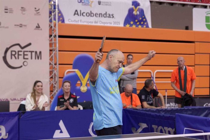 El murciano Francisco Molina celebra su victoria en el Campeonato de España de Tenis de Mesa para Personas con Parkinson de 2025