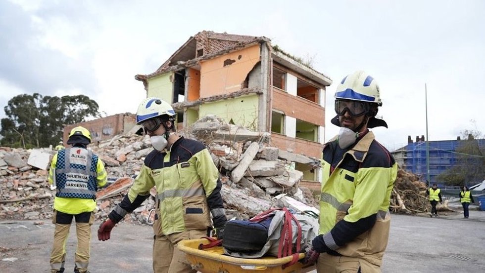 Simulacro de rescate en estructuras colapsadas, organizado por el Servicio de Prevención, Extinción de Incendios y Salvamento (SPEIS) de la Diputación Foral de Bizkaia