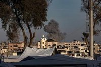 Mueren una veintena de palestinos, entre ellos un niño, por los bombardeos de Israel contra Gaza