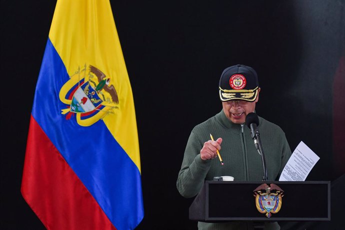 5 de abril de 2025, Pasto, Narino, Colômbia: O presidente colombiano Gustavo Petro participa de um evento na cidade de Pasto, anunciando a destruição de materiais bélicos e a incorporação em programas de substituição de cultivos dos "Comunueros del Sur", 
