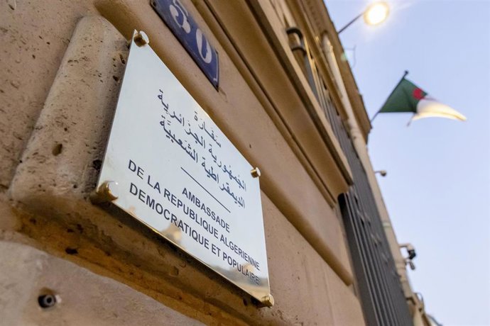 Fachada de la Embajada de Argelia en París