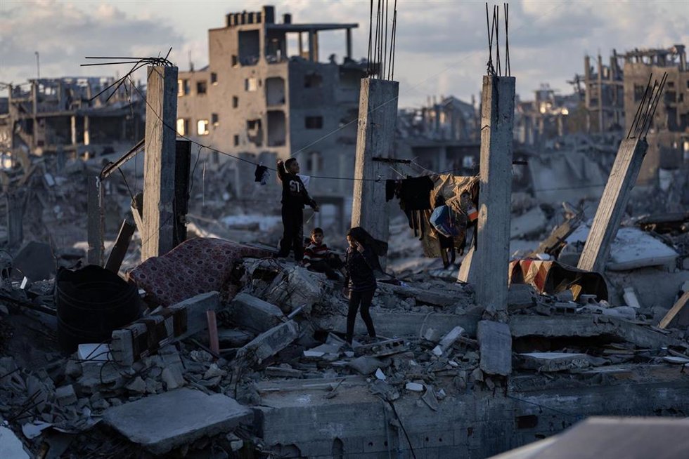 Niños desplazados palestinos en el campo de Jabalia, en la Franja de Gaza