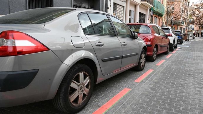 El Ayuntamiento creará 1.419 plazas de zona naranja para mejorar el aparcamientos a los vecinos de la Petxina