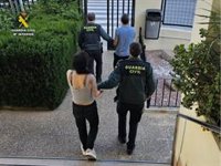 Detenida una pareja acusada de robar con violencia a un joven cuando volvía de trabajar en Calp