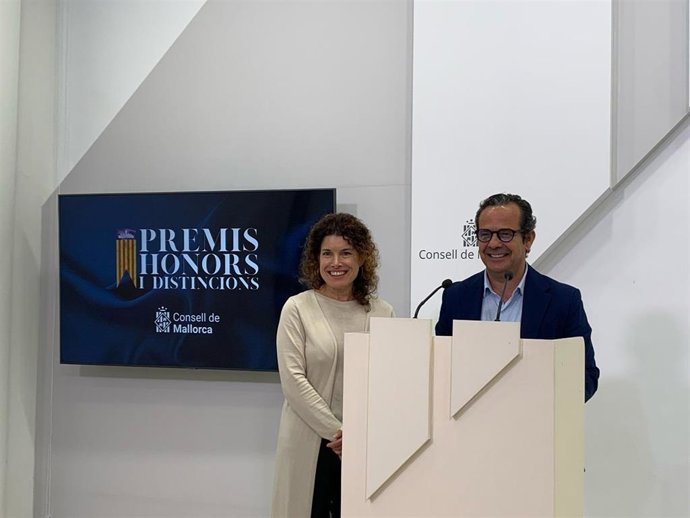 El conseller insular de Presidencia, Antoni Fuster, en la presentación de los premios.