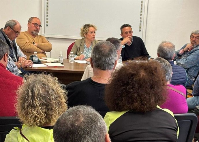Reunión del Gobierno local con los vecinos.