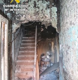 Rescatadas dos personas de un incendio intencionado en Burriana