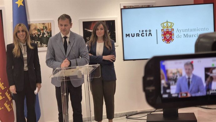 Presentación de las obras de asfaltado, en rueda de prensa