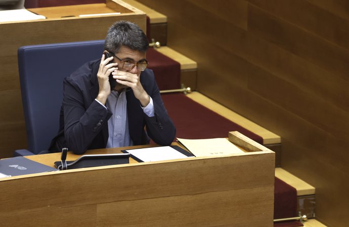 El presidente de la Generalitat Valenciana, Carlos Mazón, este miércoles en Les Corts.