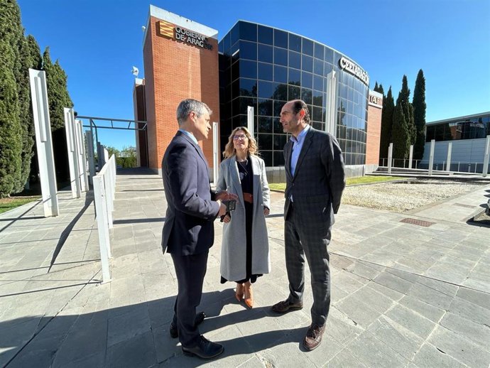 Javier Martínez, Mar Vaquero y Daniel Rey en las instalaciones del CEEI Aragón de Zaragoza.