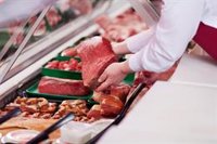 La industria cárnica denuncia que el nuevo decreto de comedores escolares "limita" la presencia de carne