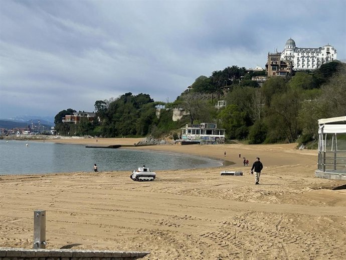 Robot limpia playas.