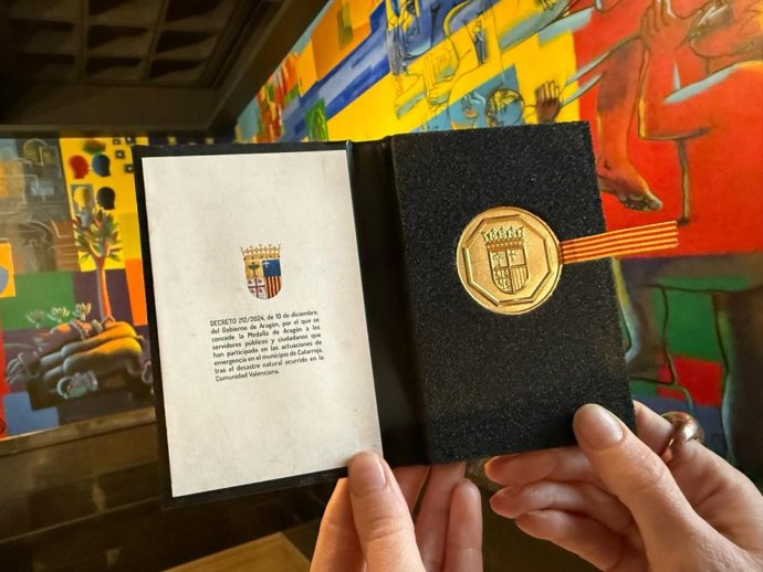 Los casi 2.000 aragoneses desplegados en el operativo de Catarroja (Valencia) por la DANA reciben la Medalla de Aragón