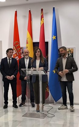 La vicealcaldesa, Rebeca Pérez, presenta el dispositivo de limpieza de las Fiestas de Primavera